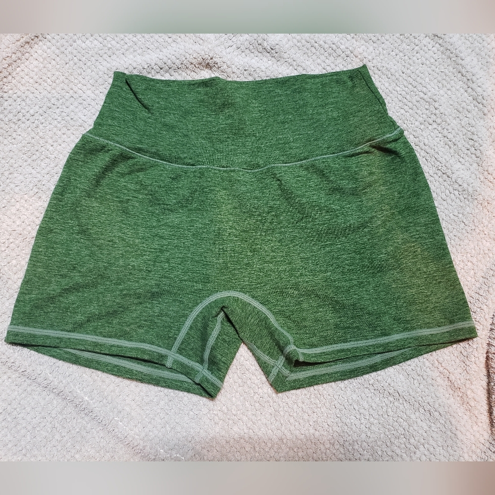 P'tula Bare II 4" matcha short